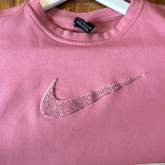 Nike Dri-fit swoosh cropped sweatshirt size small - Picture 10 of 11
